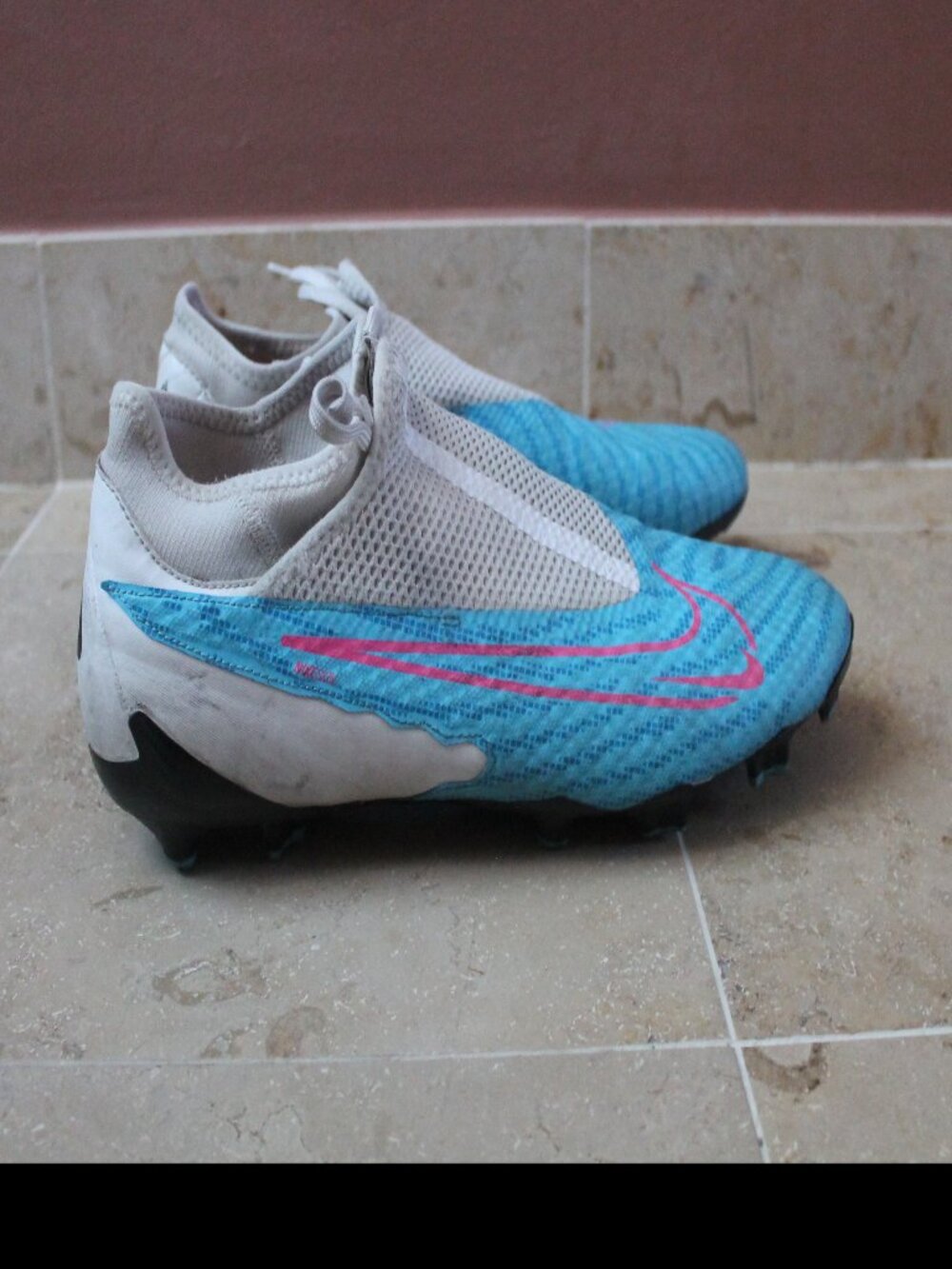 Nike Phantom GX Elite Gripknit Blast Pack Soccer Cleats Blue Pink